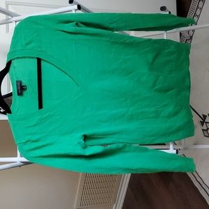 M v-neck wool blend sweater